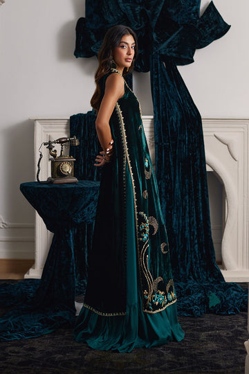 FARAH TALIB AZIZ | VELVETS | ORMAIE EMERALD