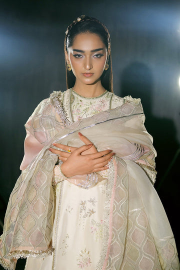 NYRA | SILK PRET-A-PORTER '25 | HEER